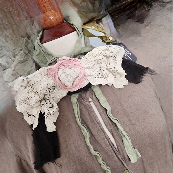 ♥️JABOT🩷 🌹👸🏼⚘️MOSSIE ANNA ARTISAN DESIGN NWT OOAK - Picture 3 of 10